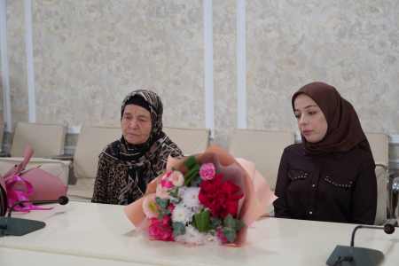 Корголи Корголиев передал орден Мужества семье погибшего участника СВО Саида Халиева