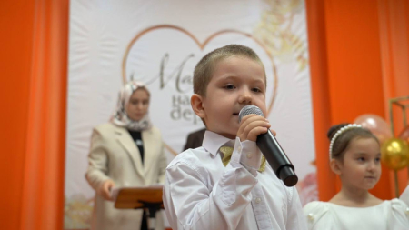 Поздравления с Днем матери прозвучали в детском саду Хасавюрта