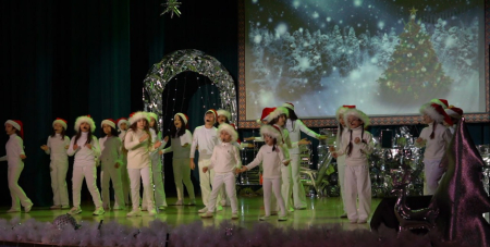 В Хасавюрте состоялся благотворительный сеанс шоу-карнавала «Золотой микрофон»